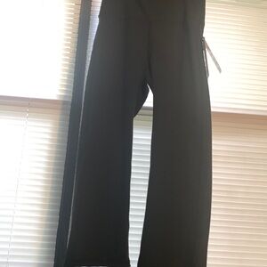 Black active wear leggings